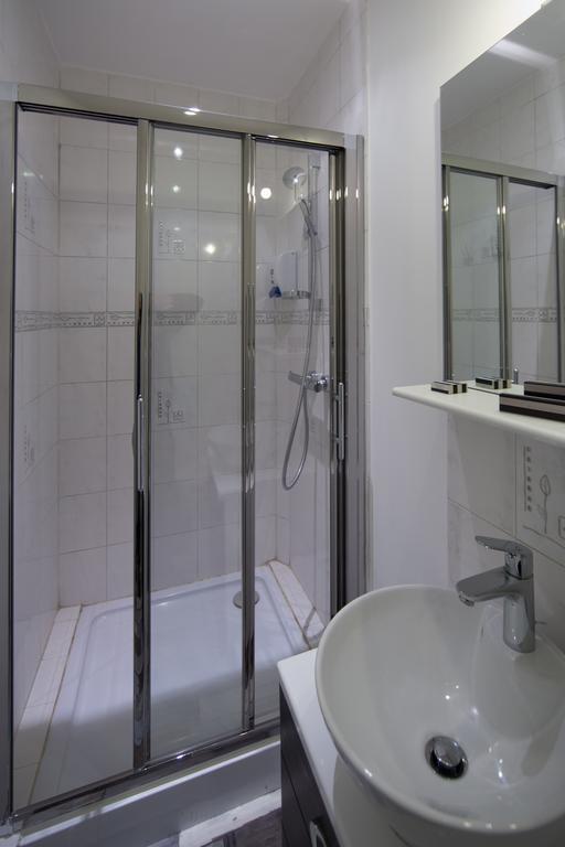 La Carpe D'Or Hotel Fontainebleau Room photo